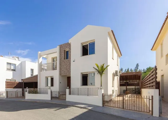 Daffodil In Pernera פרוטאראס