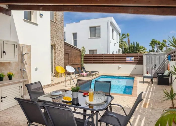 Daffodil In Pernera *